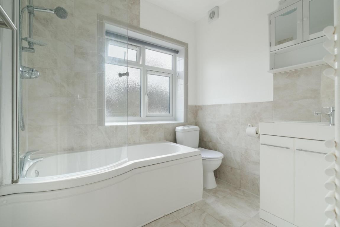 Image: 16 Fox Lane Wimborne Dorset Wimborne