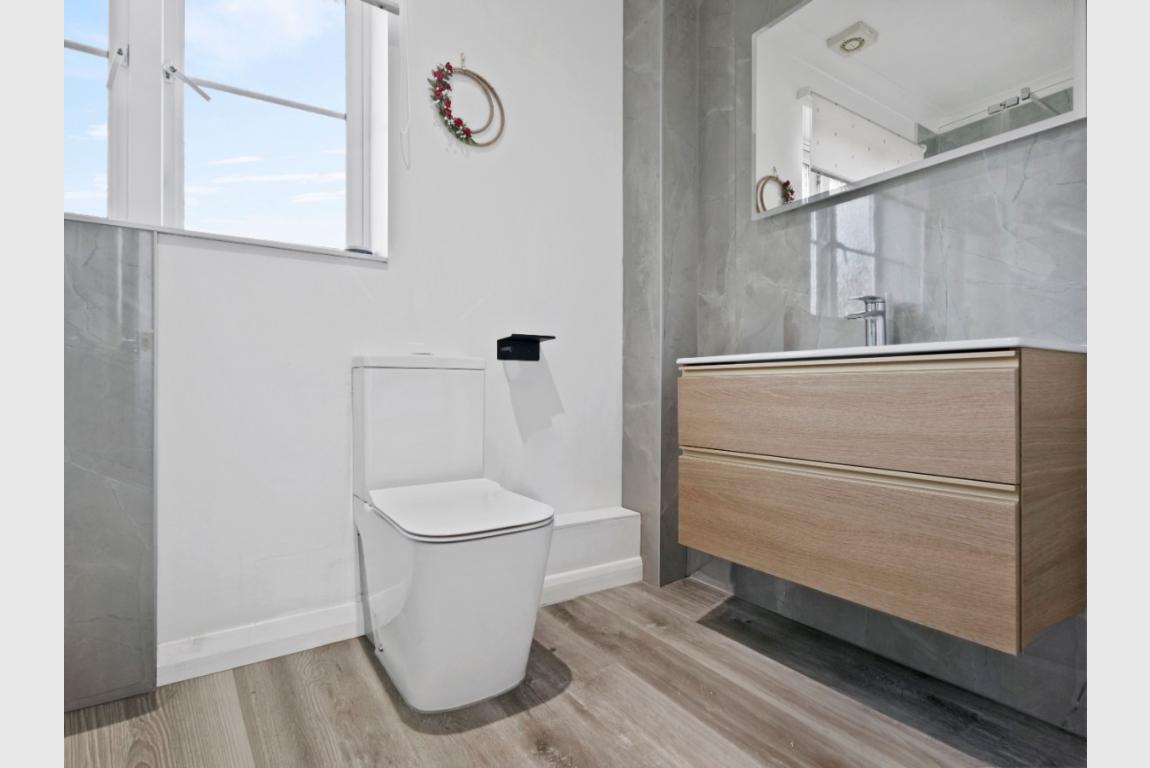 Image: 14 Railway Drive Wimborne Dorset Sturminster Marshall