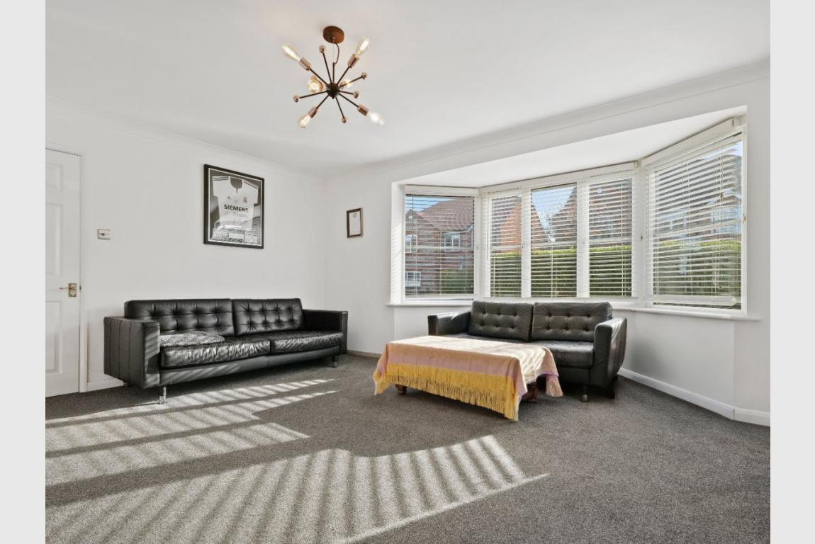 Image: 4 Railway Drive Wimborne Dorset Sturminster Marshall